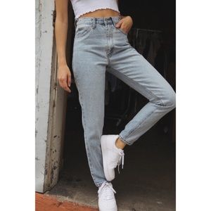 Brandy Melville Jane Light Wash Denim Jeans